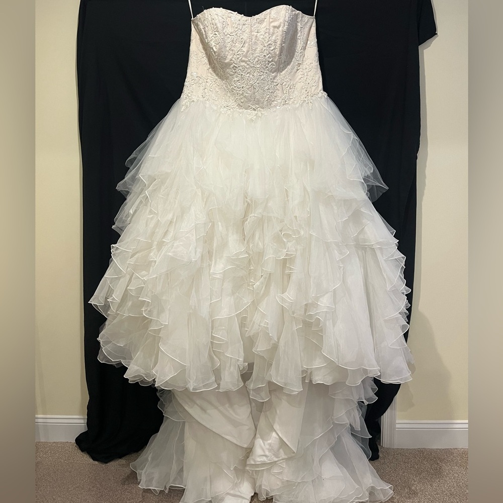 Oleg Cassini Women’s 24W Wedding Dress, NWT